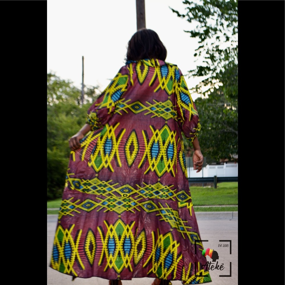 Long vibrant African print duster w/puffy sleeves